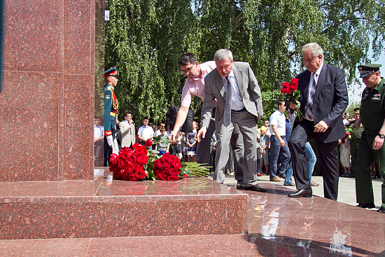 В Казани открыли памятник Андрею Туполеву В Казани открыли памятник Андрею Туполеву
