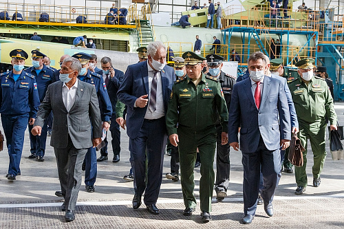 Sergey Shoygu inspects state defense order progress at Kazan Aircraft Factory