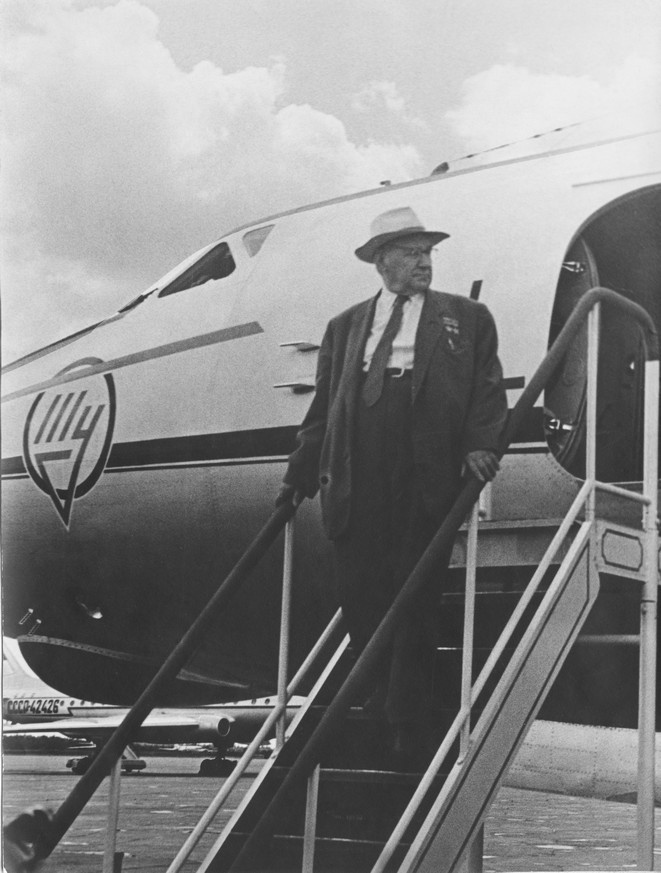 Андрей Туполев на трапе самолета  Ту-104, 1957 г.