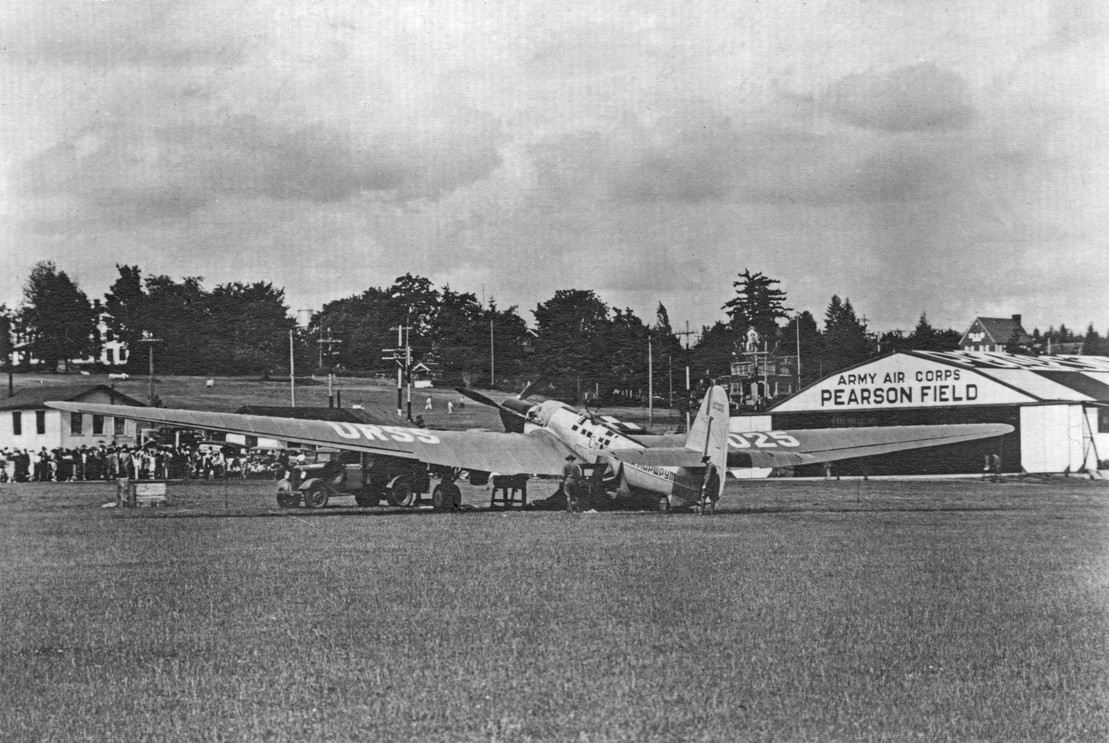 Самолет АНТ-25 на военном аэродроме<br>Портленда, США, 1937г.
